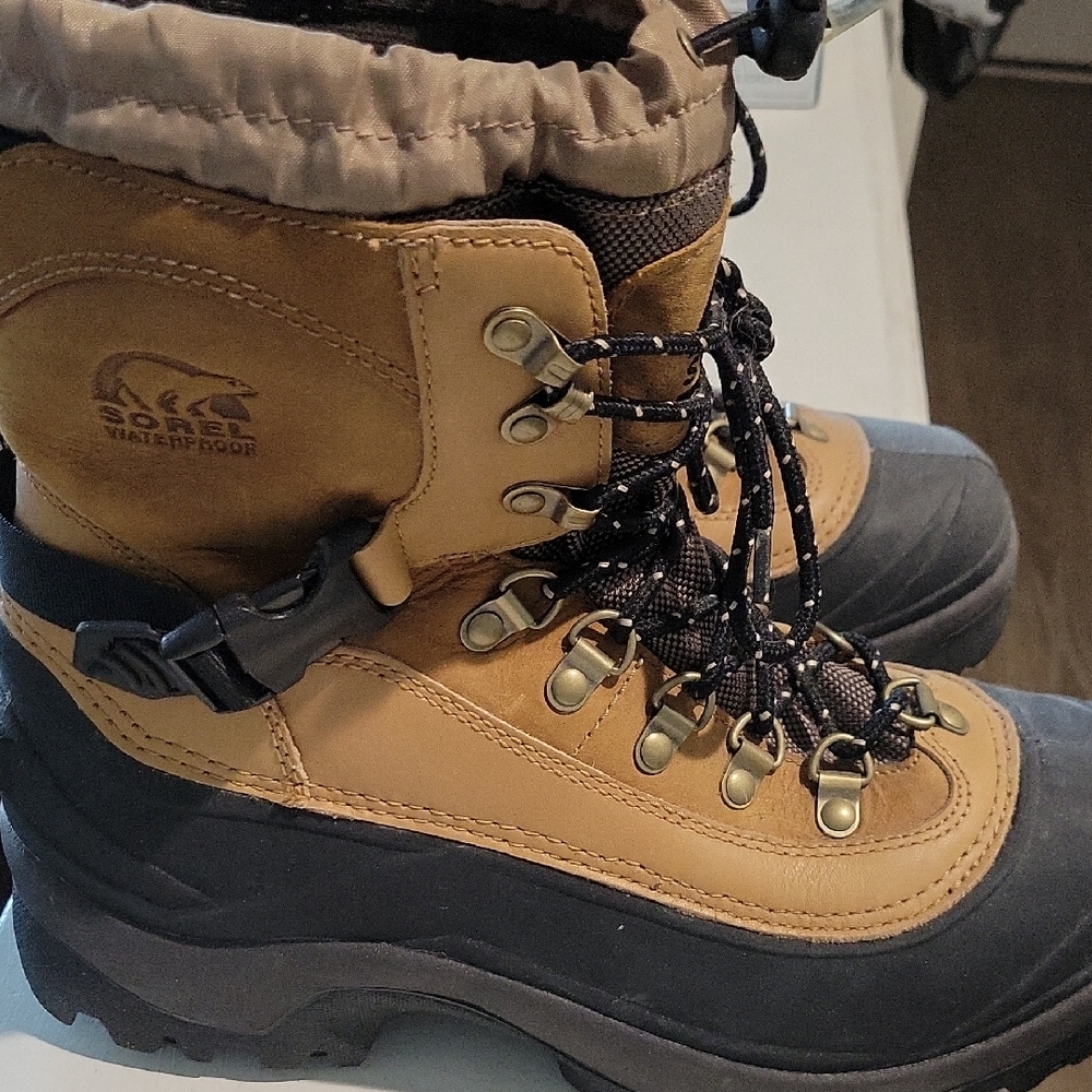 Sorel Men's Tan and Black Boots